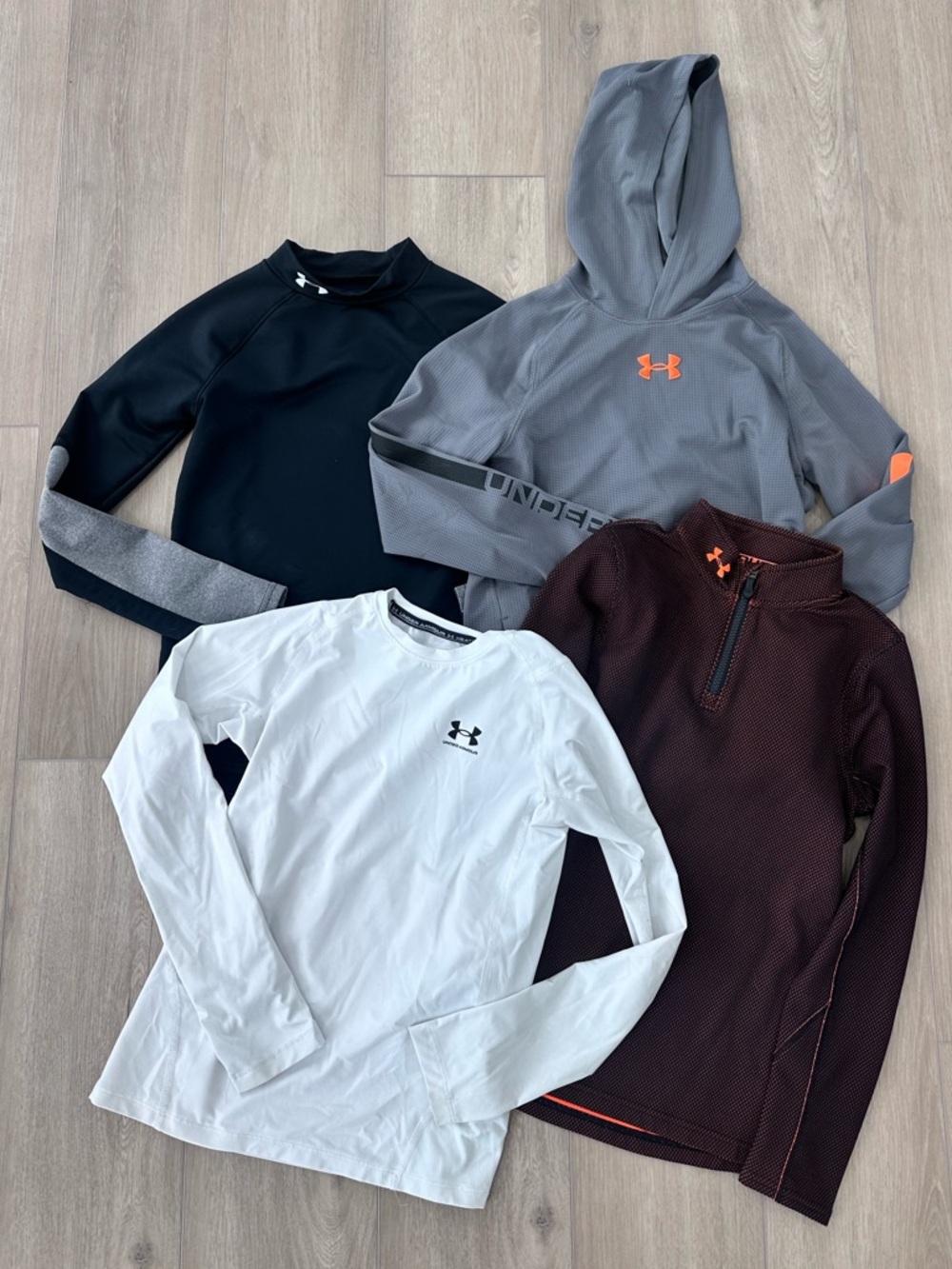 Under Armour long sleeve bundle youth large Sweatshirt Hoodie Cold Heat Gear